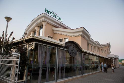 Фотография гостиницы Hotel Emi
