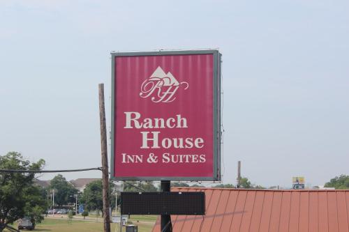 Фотография мини отеля Ranch House Inn & Suites