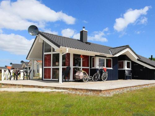 Фотография гостевого дома Three-Bedroom Holiday home in Grömitz 13