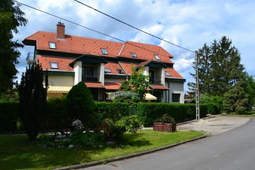 Фотографии гостевого дома
Natura Panzió Szilvásvárad