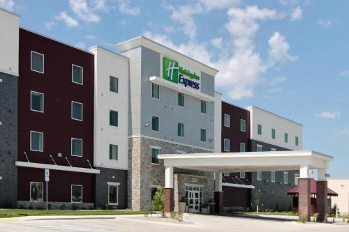 Фотографии гостиницы 
            Holiday Inn Express Fargo SW I94 Medical Center, an IHG Hotel