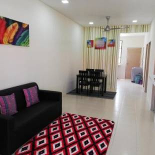 Фотографии гостевого дома 
            Neesa Homestay Bukit Gambang-Muslim