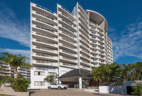 Фотография гостиницы Broadbeach Savannah Resort