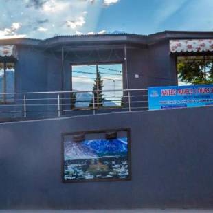 Фотографии гостевого дома 
            Naveed Tourist Inn