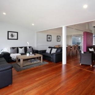 Фотография гостевого дома Ironbark Hill Retreat