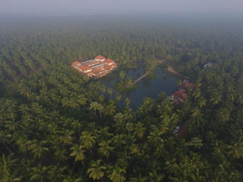 Фотография гостиницы Sterling Palavelli Godavari