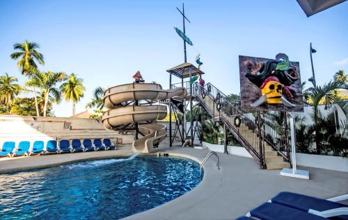 Фотография гостиницы Krystal Beach Acapulco