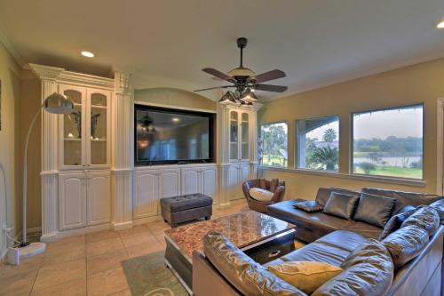 Фотография гостевого дома Dickinson Home with Patio and Grill - Near Galveston