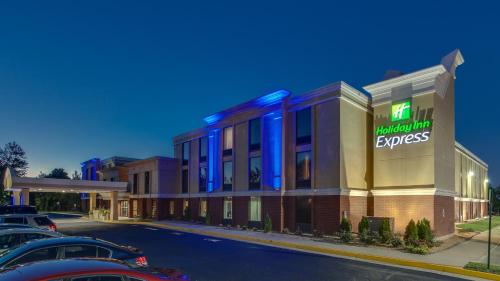 Фотография гостиницы Holiday Inn Express Hotel & Suites Midlothian Turnpike, an IHG Hotel