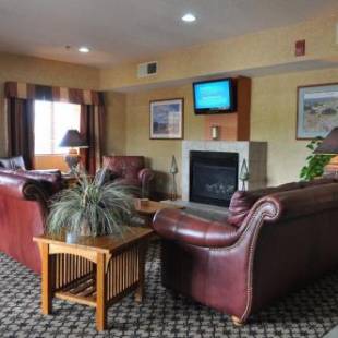 Фотографии гостиницы 
            Legacy Inn & Suites