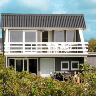 Фотографии гостевого дома
Three-Bedroom Holiday home in Hemmet 91