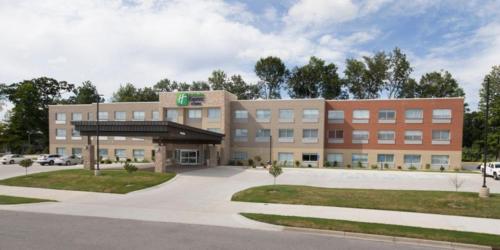 Фотография гостиницы Holiday Inn Express & Suites - Auburn, an IHG Hotel