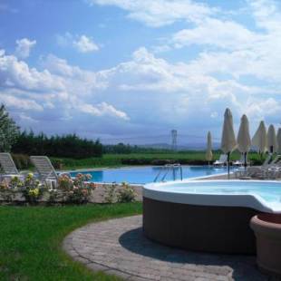 Фотографии базы отдыха
Agriturismo La Lupa