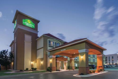 Фотография гостиницы La Quinta by Wyndham Oklahoma City -Yukon