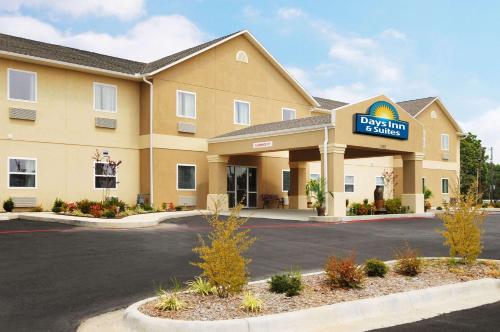 Фотография мотеля Days Inn & Suites by Wyndham Cabot