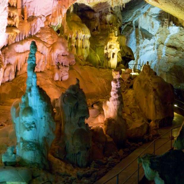 Фотографии достопримечательности 
            Карстовые пещеры Чатыр-Дага