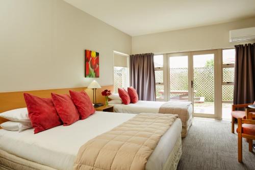 Фотография гостиницы The Garden Hotel