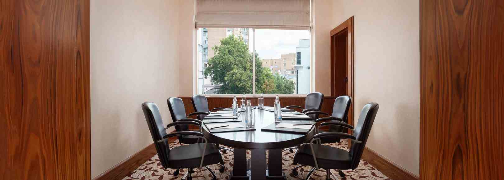 Фотография конференц-зала Зал Мельников