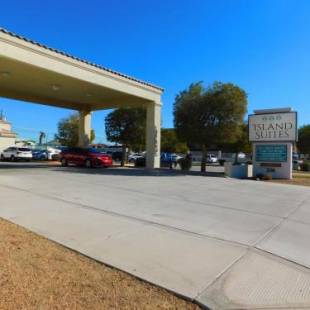 Фотографии гостиницы
Island Suites