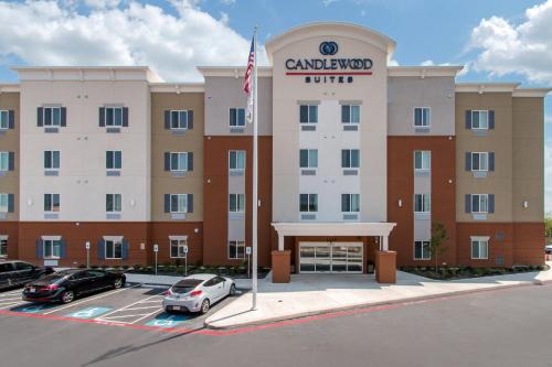 Фотография гостиницы Candlewood Suites - San Antonio Lackland AFB Area, an IHG Hotel