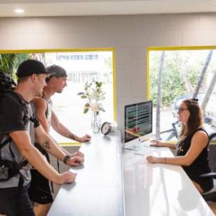 Фотографии хостела
Mad Monkey Backpackers Village