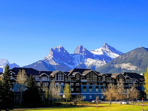 Фотография гостиницы Sunset Resorts Canmore and Spa
