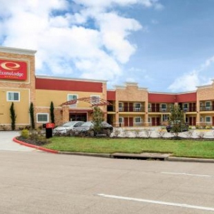 Фотография гостиницы Econo Lodge Inn & Suites Houston Willowbrook