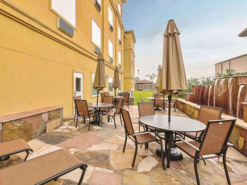 Фотография гостиницы La Quinta by Wyndham Houston Channelview