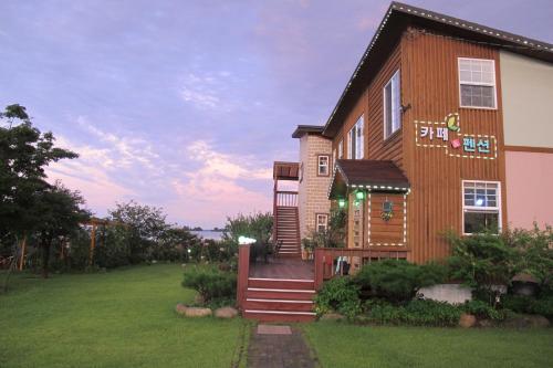 Фотографии гостевого дома
Healing Camp Yesone