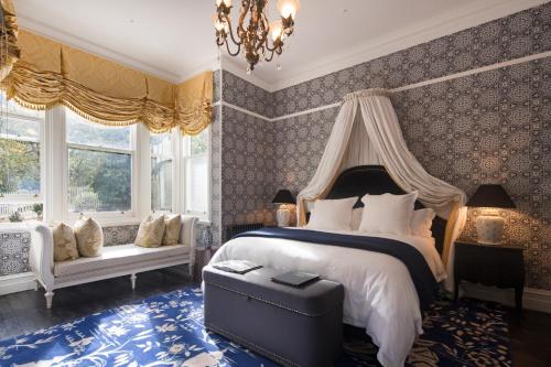 Фотографии гостиницы 
            Hulbert House Luxury Boutique Lodge Queenstown