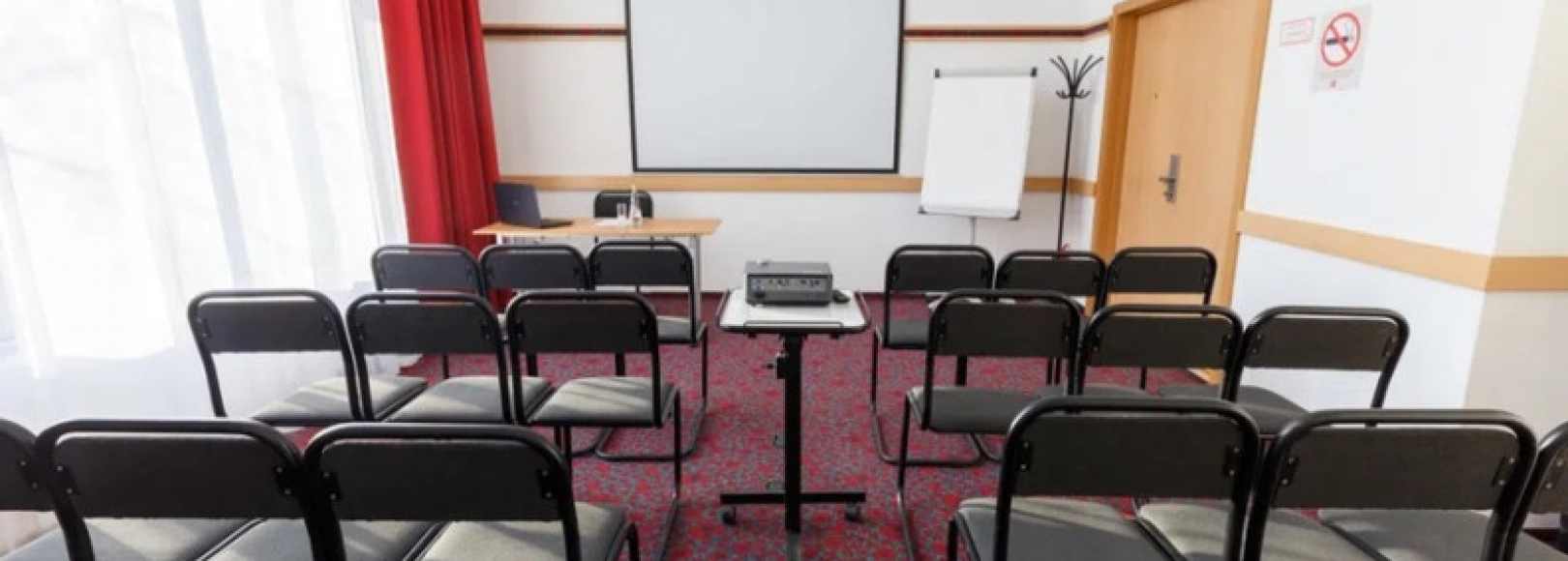 Фотография конференц-зала Малый зал Azimut Отель Бауман Казань