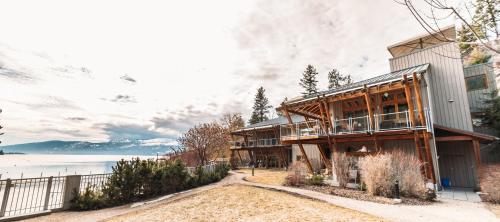 Фотография гостевого дома The Outback Lakeside Vacation Homes