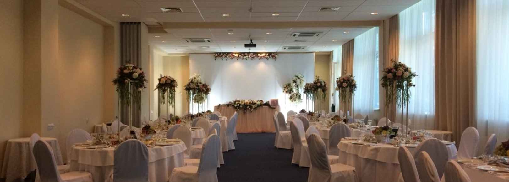 Фотография конференц-зала Ramada Hotel & Suites Alabuga Зал Меценаты