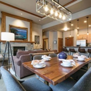 Фотография гостевого дома New Listing in the Heart of the Village at Northstar! Iron Horse South 106