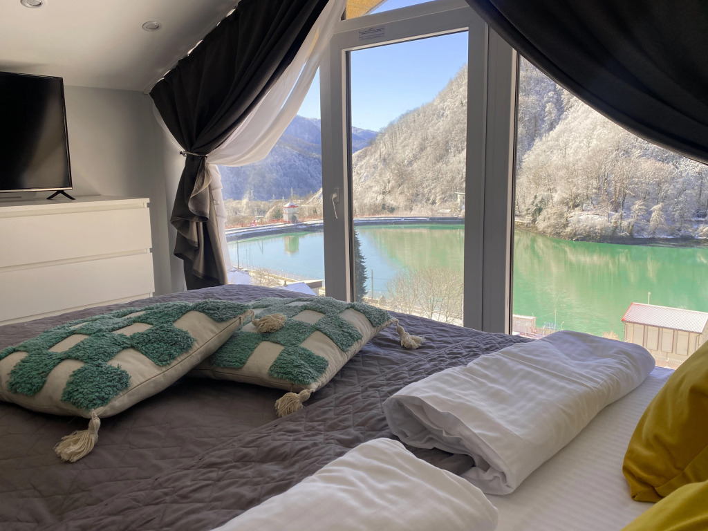 Фотография квартиры Квартира С Панорамным Видом на Озеро и Горы