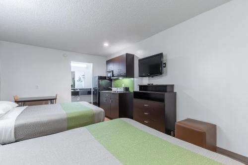 Фотография гостиницы Studio 6-Bryan, TX - University Area