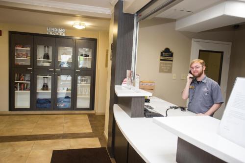 Фотография гостиницы Candlewood Suites Port Arthur/Nederland, an IHG Hotel