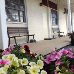 Фотографии мотеля
Colonial Lodge Motor Inn