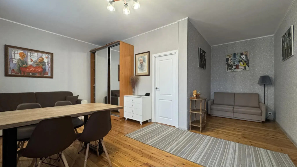 Фотография Коттеджа Таунхаус с сауной в центре у набережной