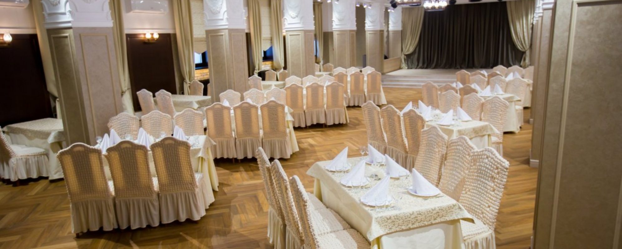 Фотографии банкетного зала ДК НТМК Кафе