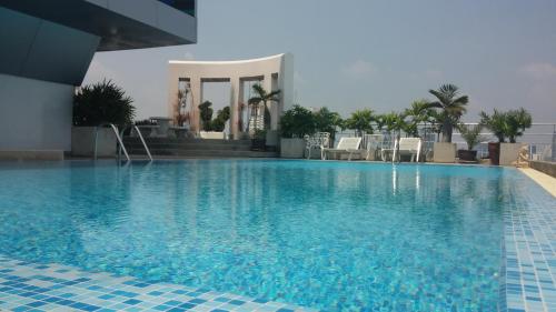 Фотография гостиницы Interchange Tower Serviced Apartment - SHA Extra Plus