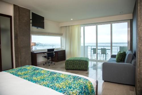 Фотография гостиницы Seven Crown La Paz Malecon