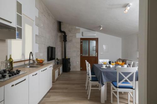 Фотография гостевого дома Holiday Home Prapatna 17608