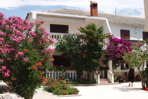 Фотография гостевого дома Apartments with a parking space Povljana, Pag - 228