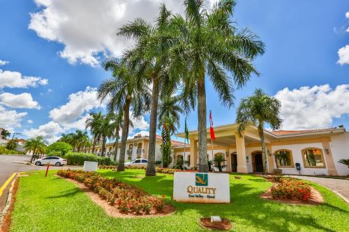 Фотография гостиницы Quality Hotel & Convention Center Marília