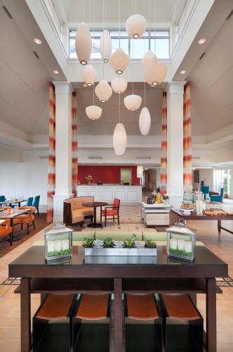 Фотография гостиницы Hilton Garden Inn Montreal Airport