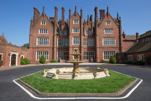 Фотография гостиницы Dunston Hall Hotel, Spa & Golf Resort