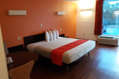 Фотография гостиницы OYO Hotel Valdosta GA I-75