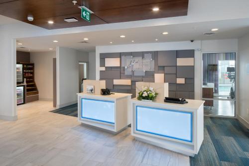 Фотография гостиницы Holiday Inn Express - Red Deer North, an IHG Hotel