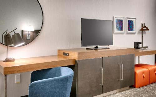 Фотография гостиницы Hampton Inn & Suites Anaheim Resort Convention Center